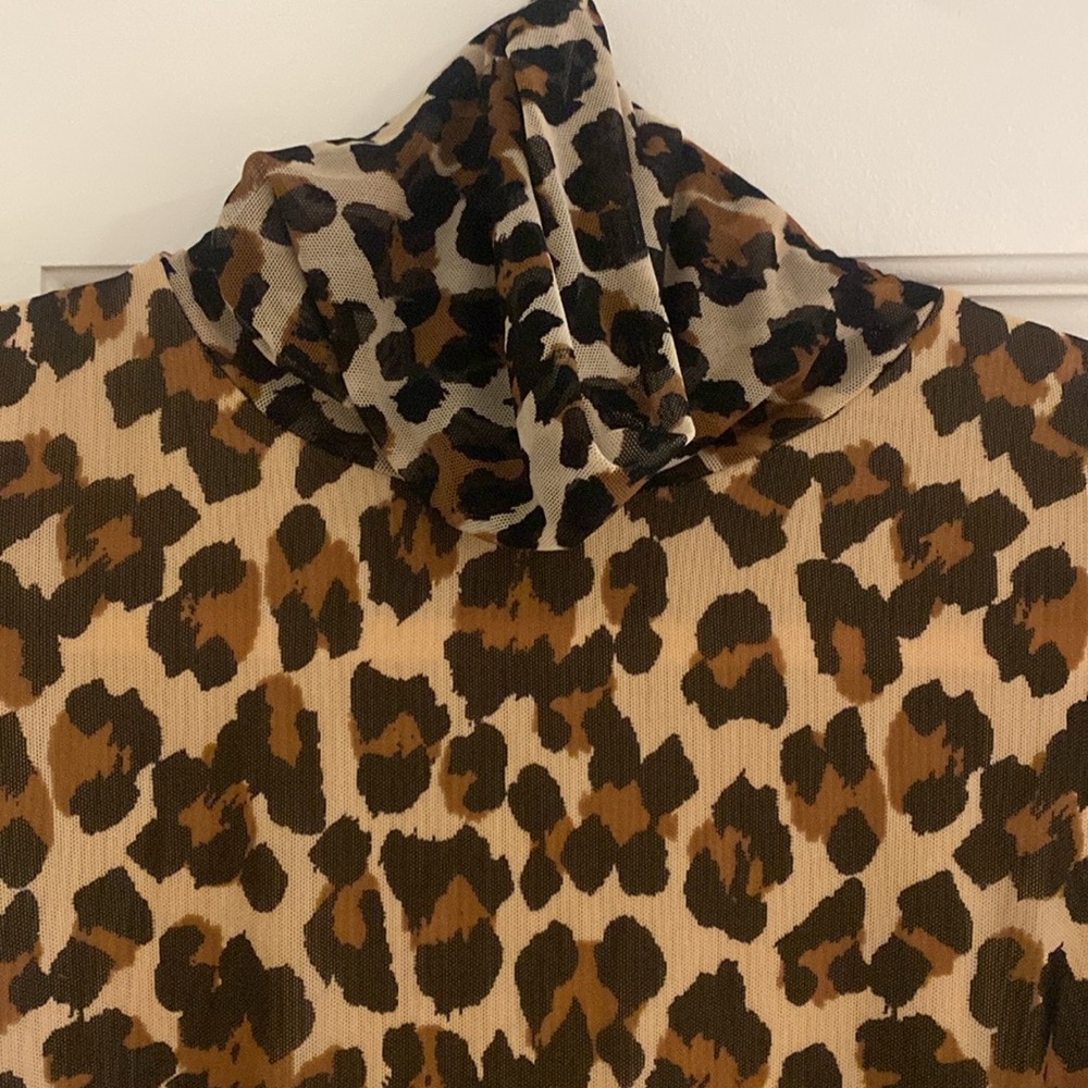 Lovely Leopard Print Turtleneck New Without Tags … - image 3